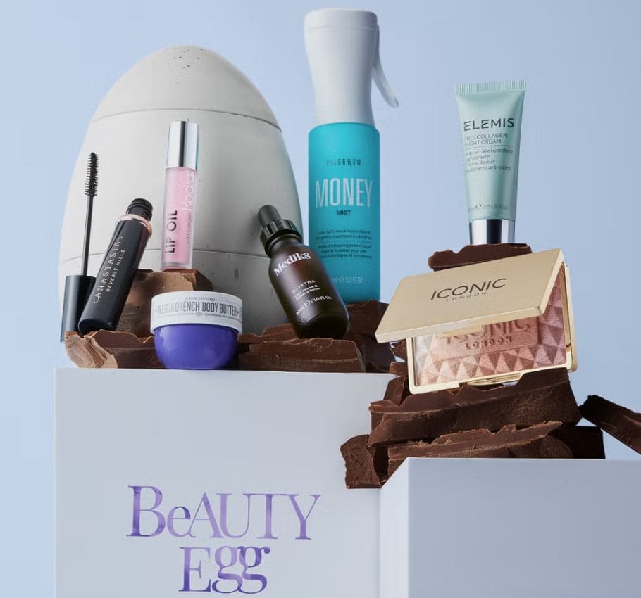 Uovo con cosmetici Lookfantastic 2025